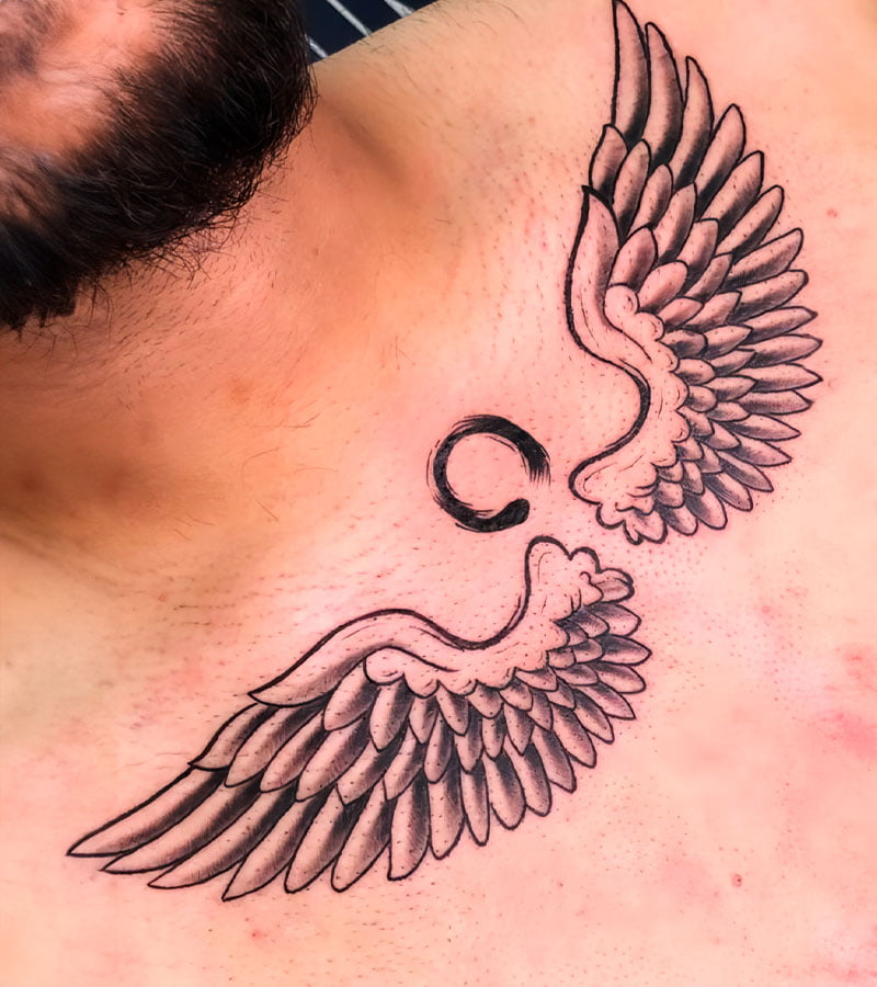 tatuajes de alas en el pecho 5