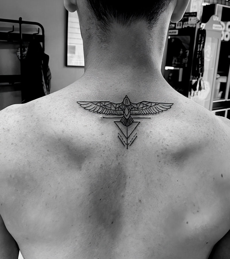 tatuajes de alas en la espalda 6