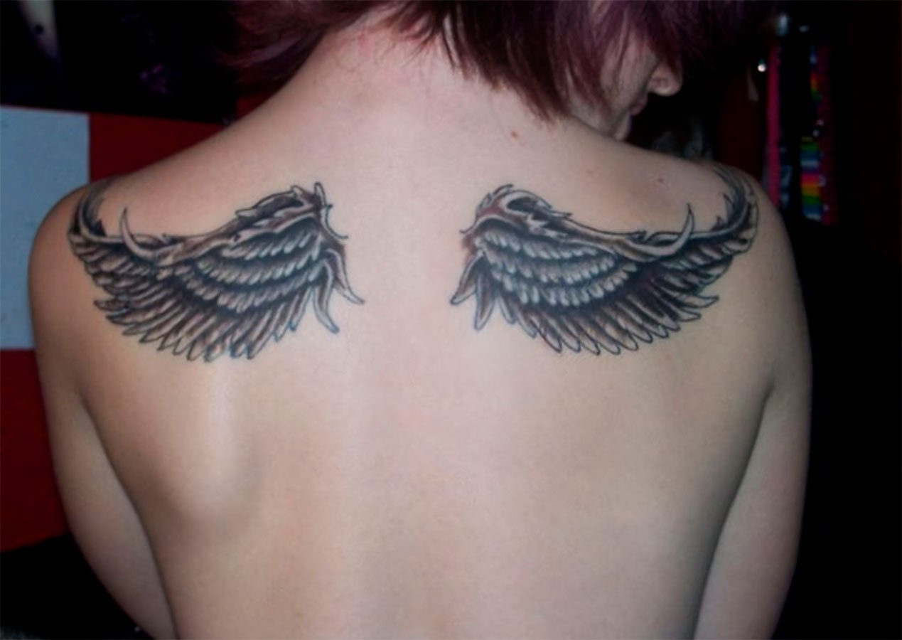 tatuajes de alas para mujeres 1