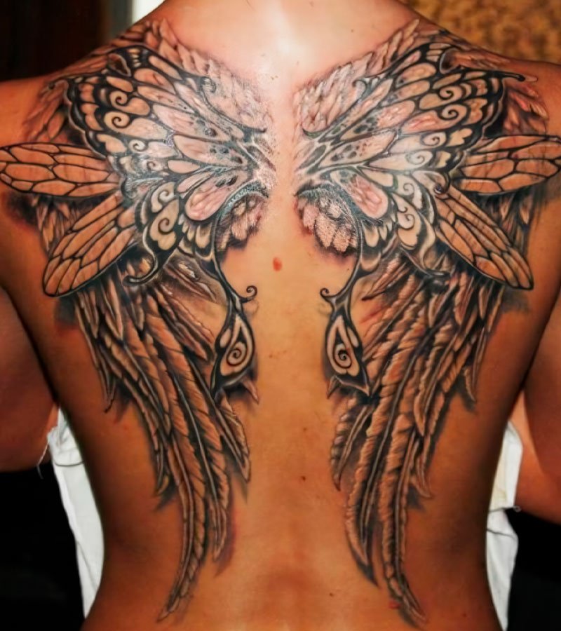 tatuajes de alas para mujeres 12