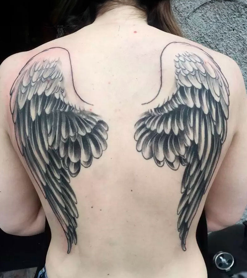 tatuajes de alas para mujeres 3