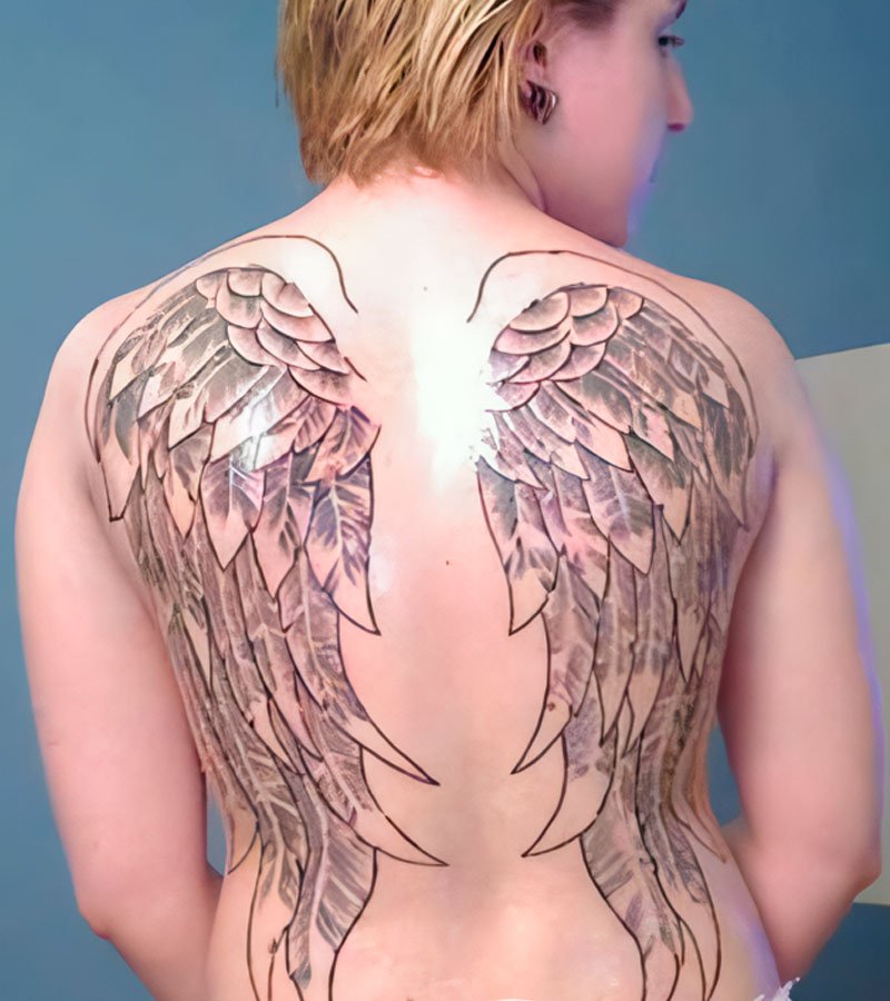 tatuajes de alas para mujeres 4