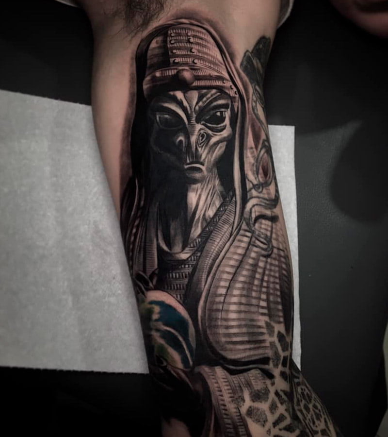 tatuajes de aliens en el brazo 4