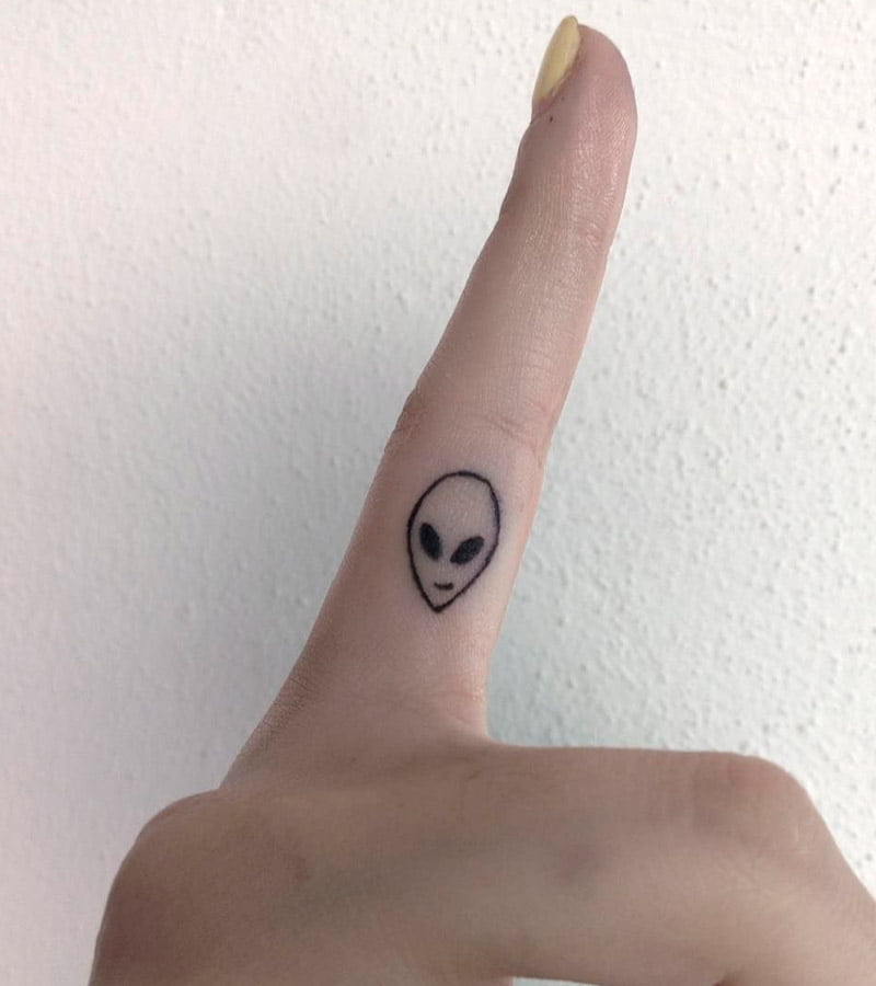 tatuajes de aliens pequenos 2