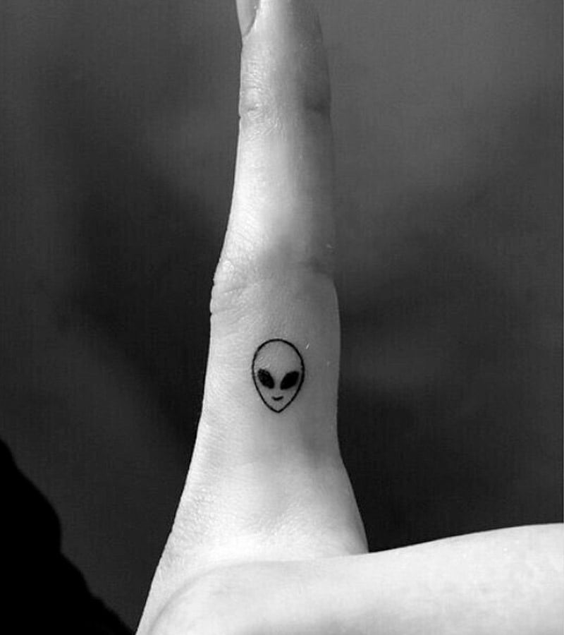tatuajes de aliens pequenos 6