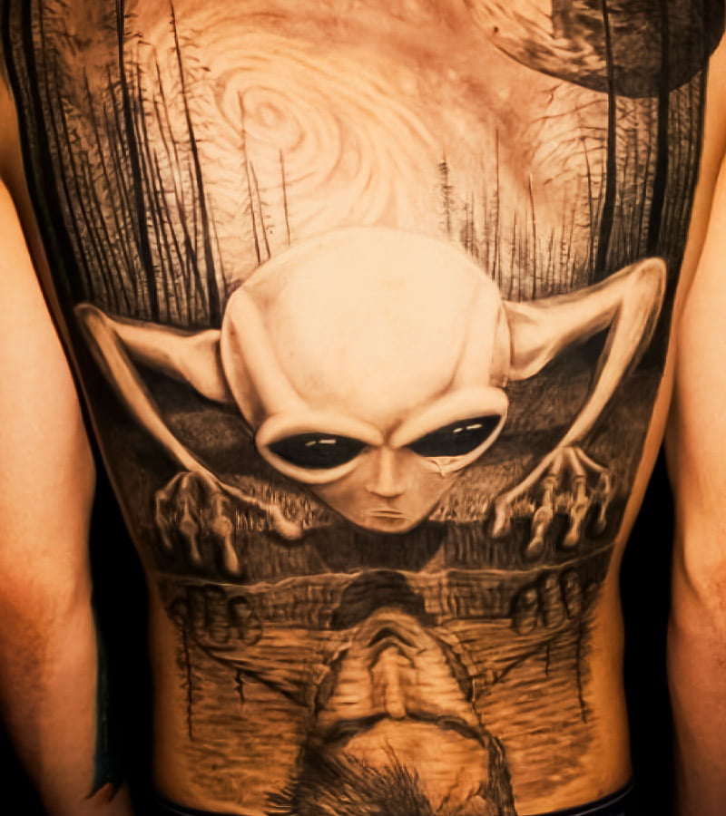 tatuajes de aliens y marcianos para hombres 16