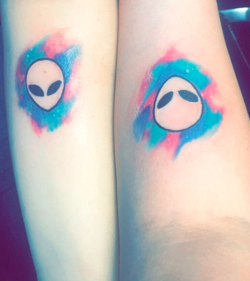 tatuajes de aliens y marcianos para parejas 13
