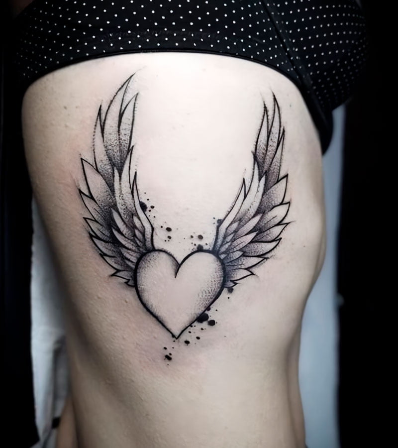 tatuajes de corazones con alas 4