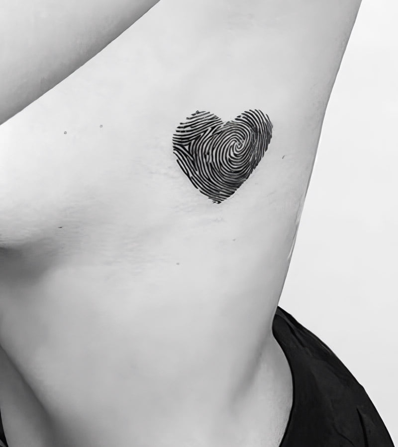 tatuajes de huellas dactilares en forma de corazon 5