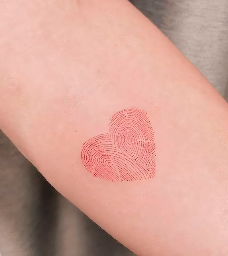 tatuajes de huellas dactilares en forma de corazon 9
