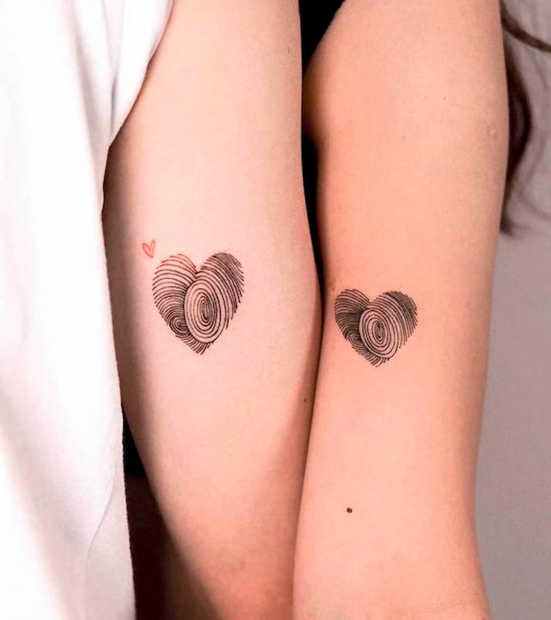 tatuajes de huellas dactilares para parejas 10