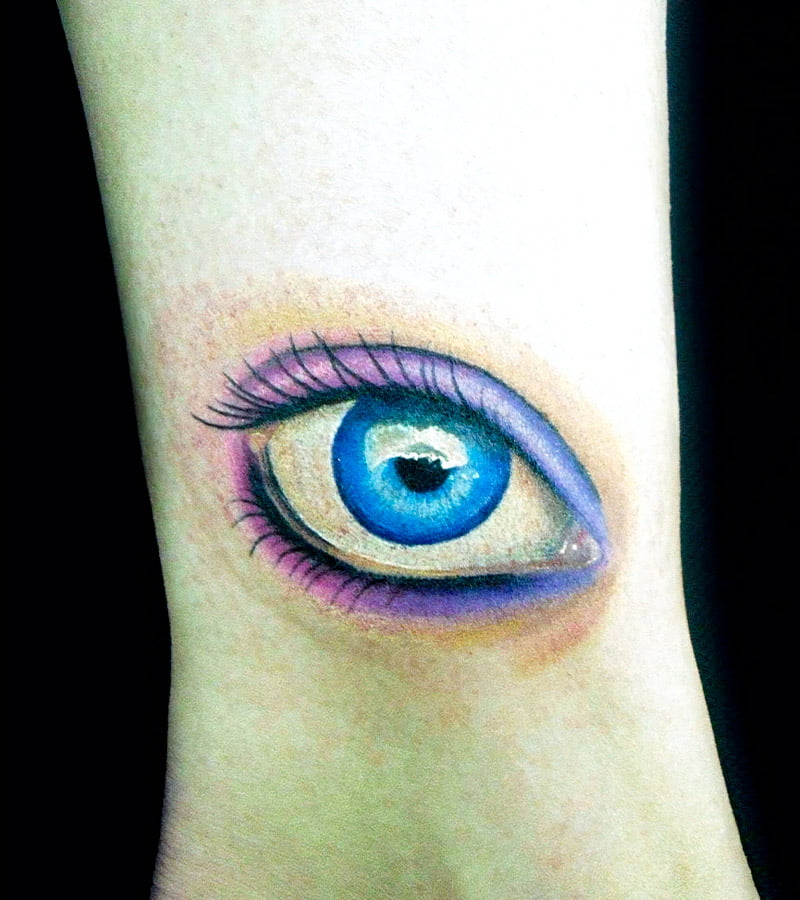 tatuajes de ojos de mujer 7