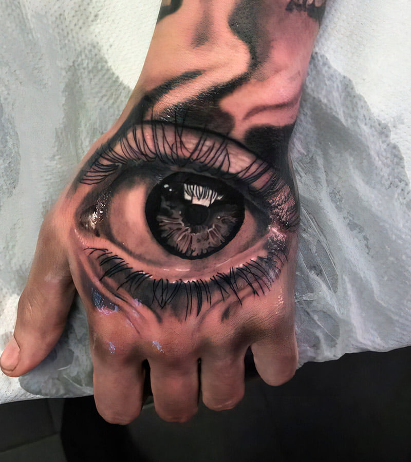 tatuajes de ojos en la mano 6