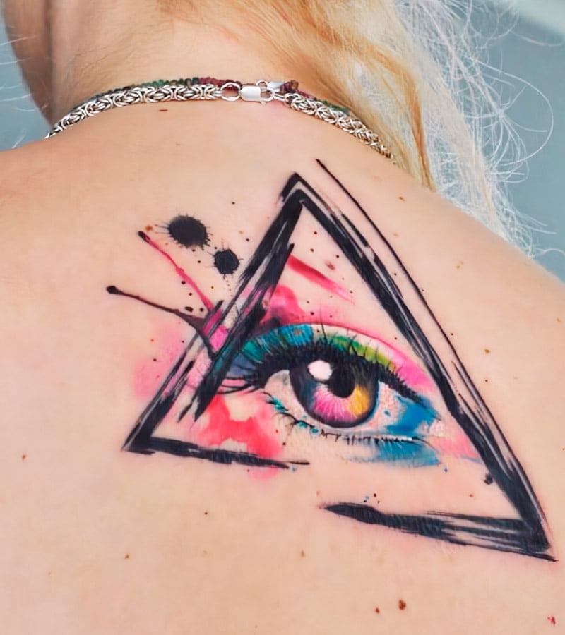 tatuajes de ojos para mujeres 4