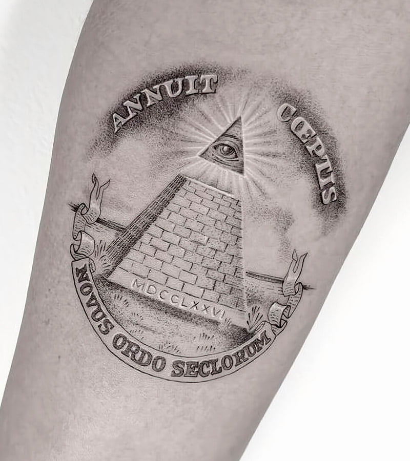 tatuajes de piramides con ojos 4